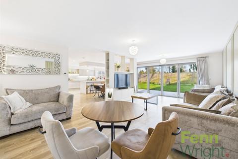 4 bedroom detached house for sale, Harwich Road, Lawford, Manningtree, Essex, CO11