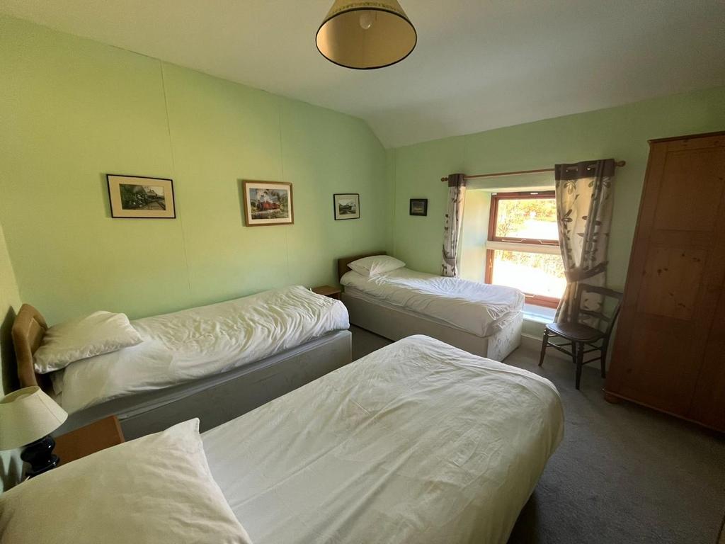 Bedroom 2.JPEG