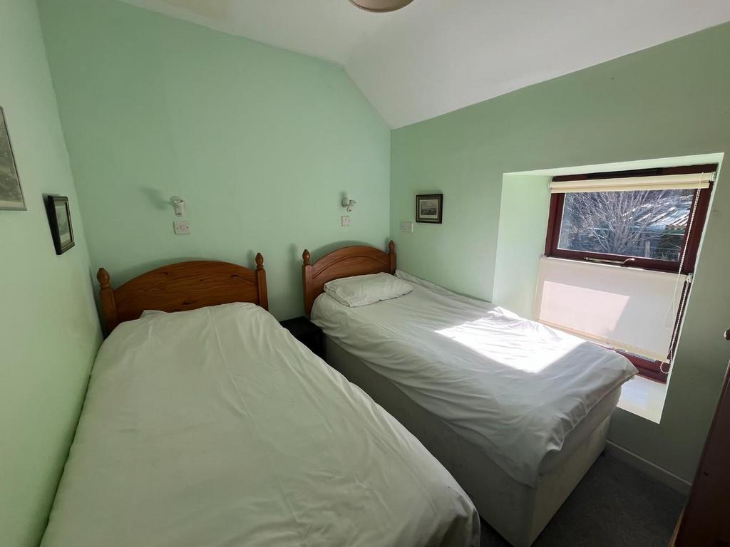 Bedroom 3.JPEG