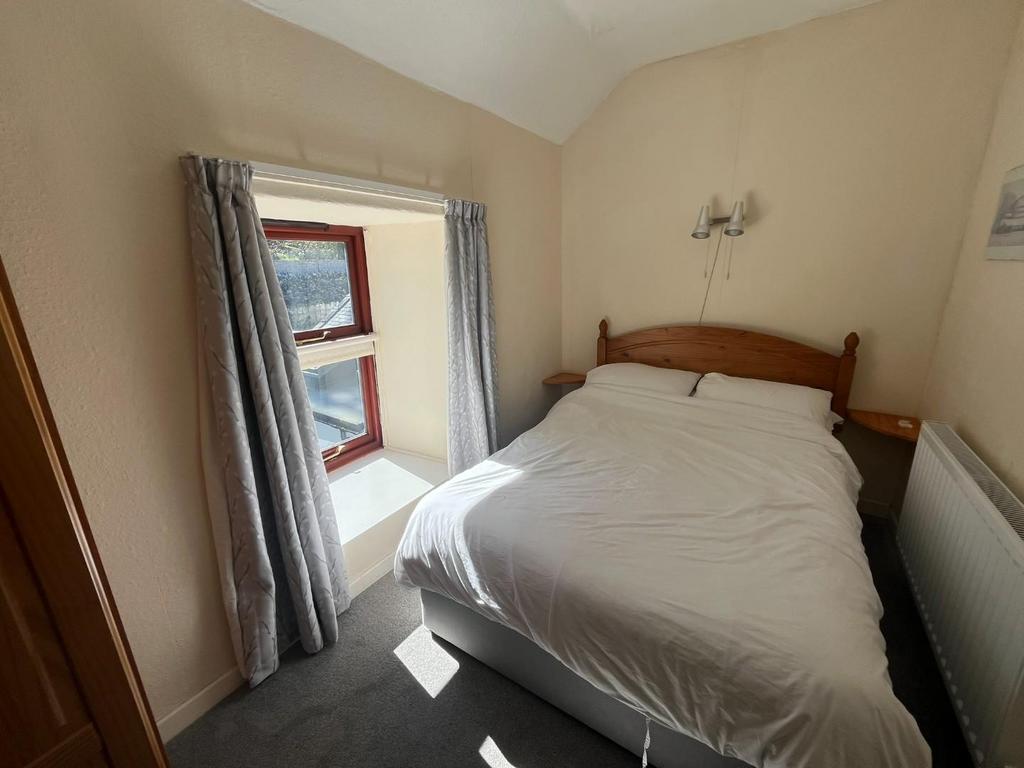 Bedroom 4.JPEG