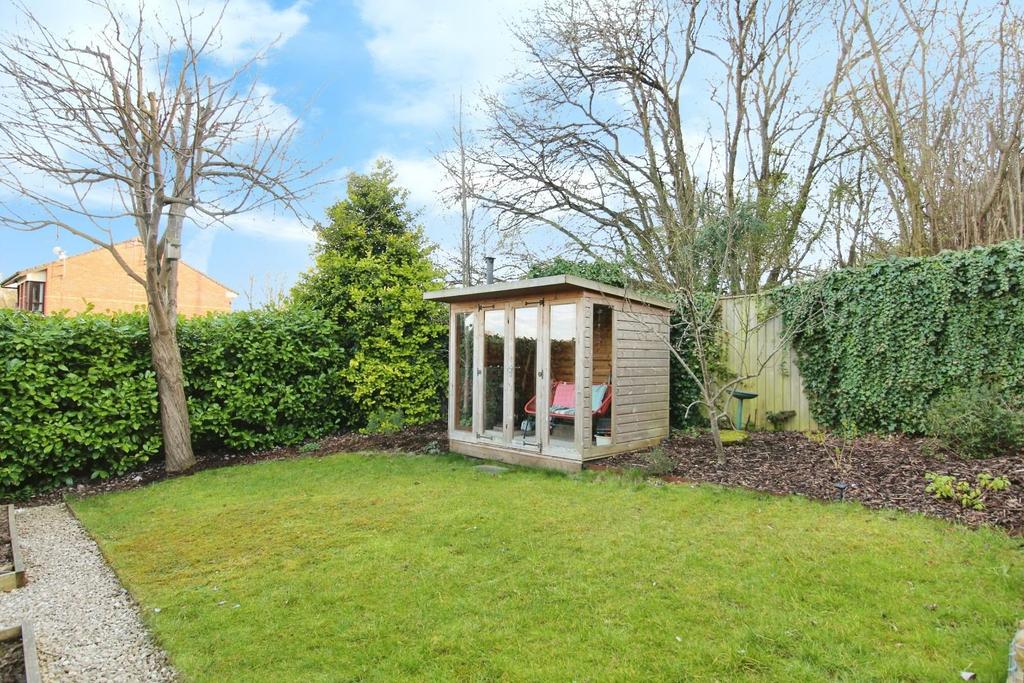 Summerhouse w/ log burnerer