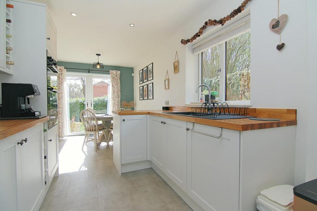 Dining kitchen