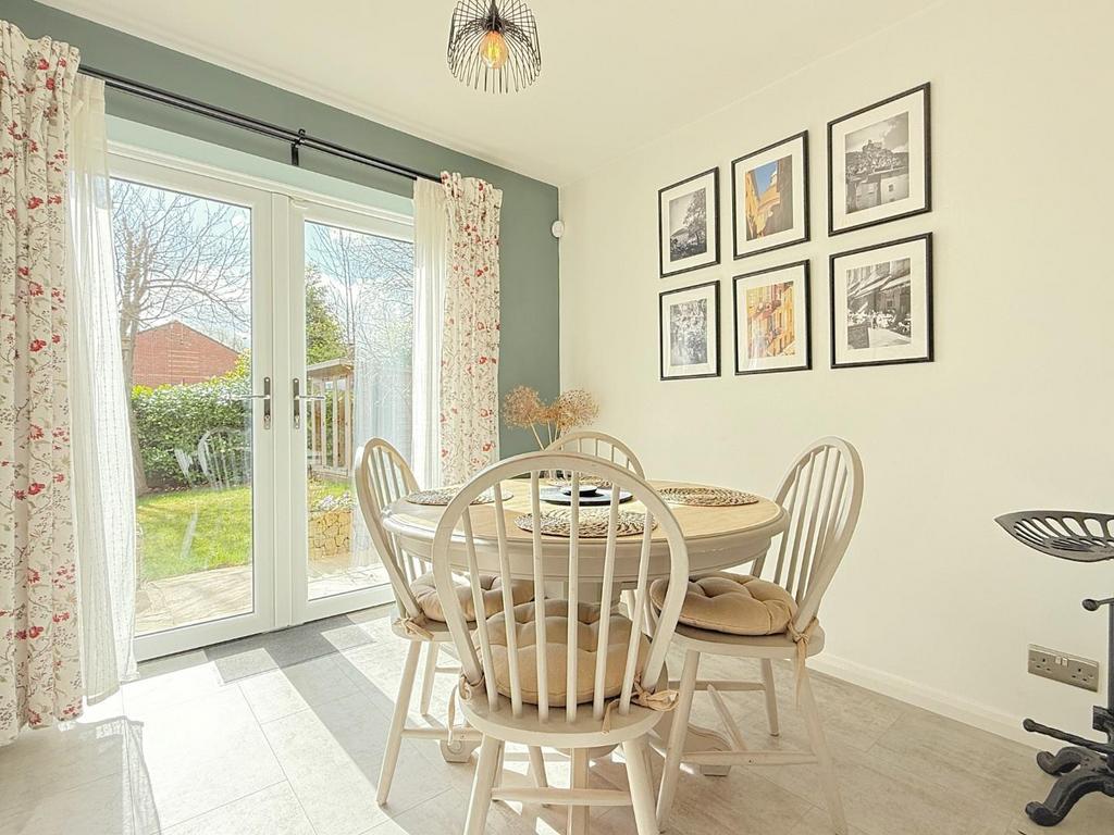 Dining kitchen