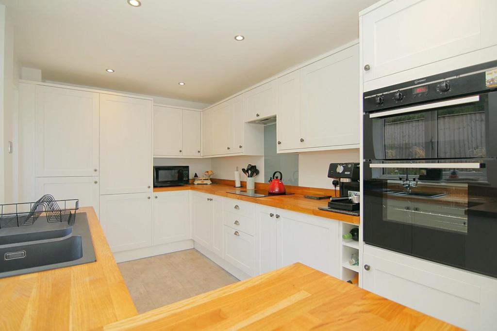 Dining kitchen