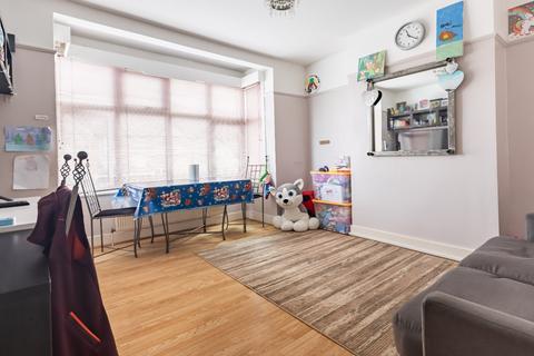 2 bedroom maisonette for sale, Tufton Road, Chingford, E4