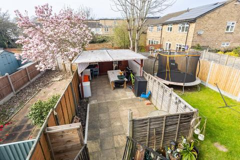 2 bedroom maisonette for sale, Tufton Road, Chingford, E4