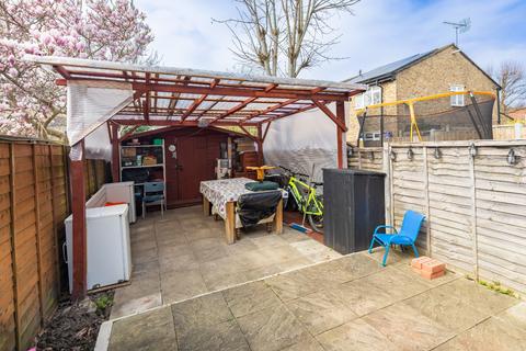 2 bedroom maisonette for sale, Tufton Road, Chingford, E4