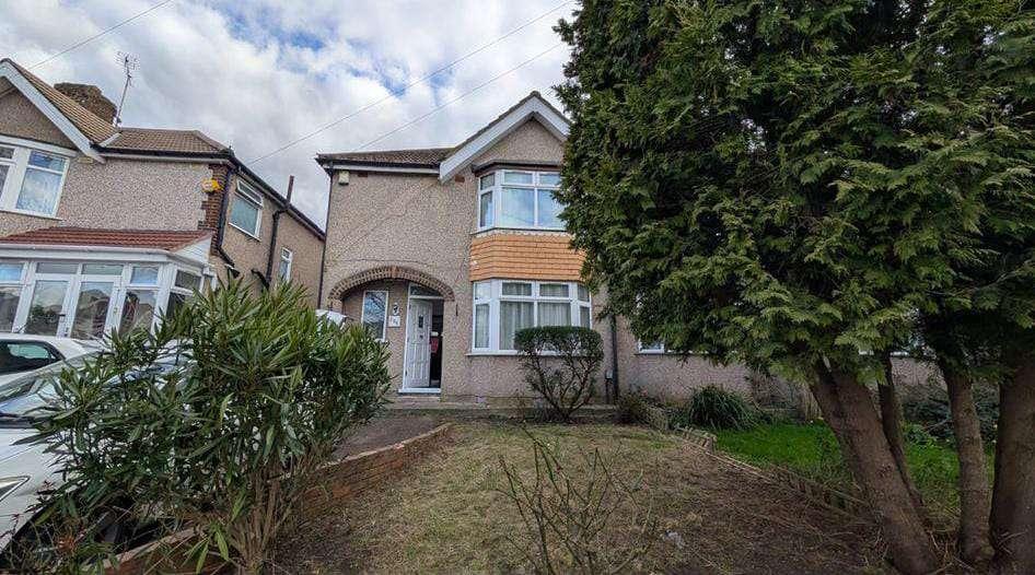 Beautiful Three Bed House to Let in South Harrow