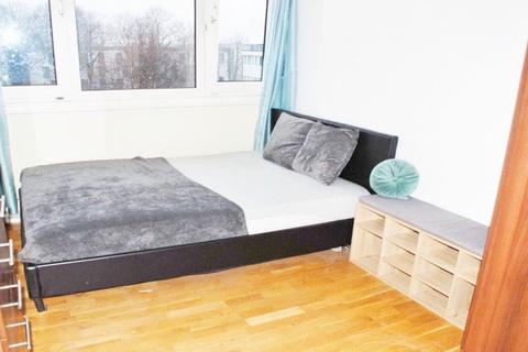 1 bedroom in a flat share to rent, London, SW15