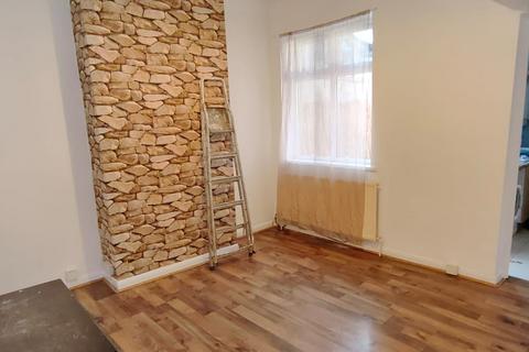 3 bedroom terraced house to rent, POULETT ROAD, LONDON E6