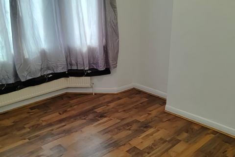 3 bedroom terraced house to rent, POULETT ROAD, LONDON E6
