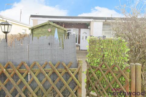 1 bedroom chalet for sale, Lilac Avenue, Seawick CO16