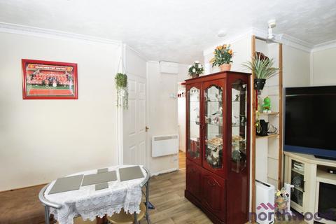 1 bedroom chalet for sale, Lilac Avenue, Seawick CO16