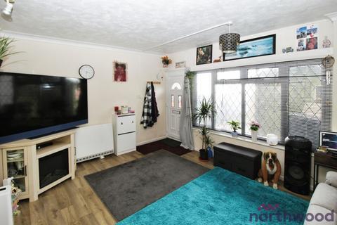 1 bedroom chalet for sale, Lilac Avenue, Seawick CO16
