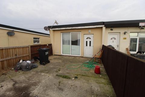 2 bedroom chalet for sale, The Green, Seawick CO16