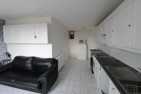 2 bedroom chalet for sale, The Green, Seawick CO16