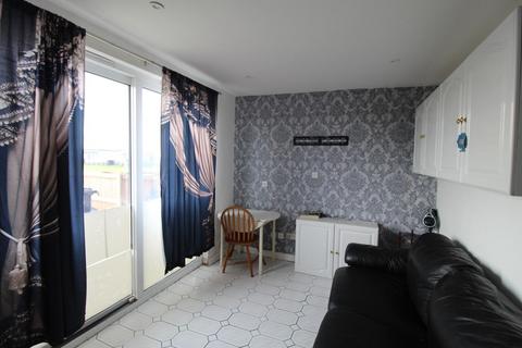 2 bedroom chalet for sale, The Green, Seawick CO16