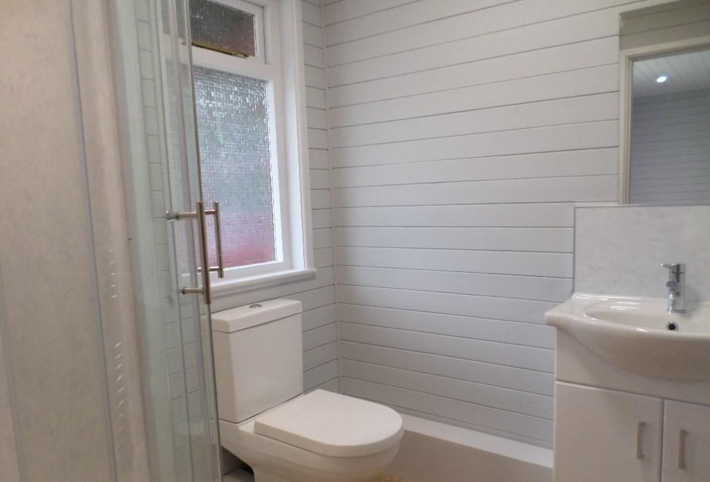 Ensuite.JPG