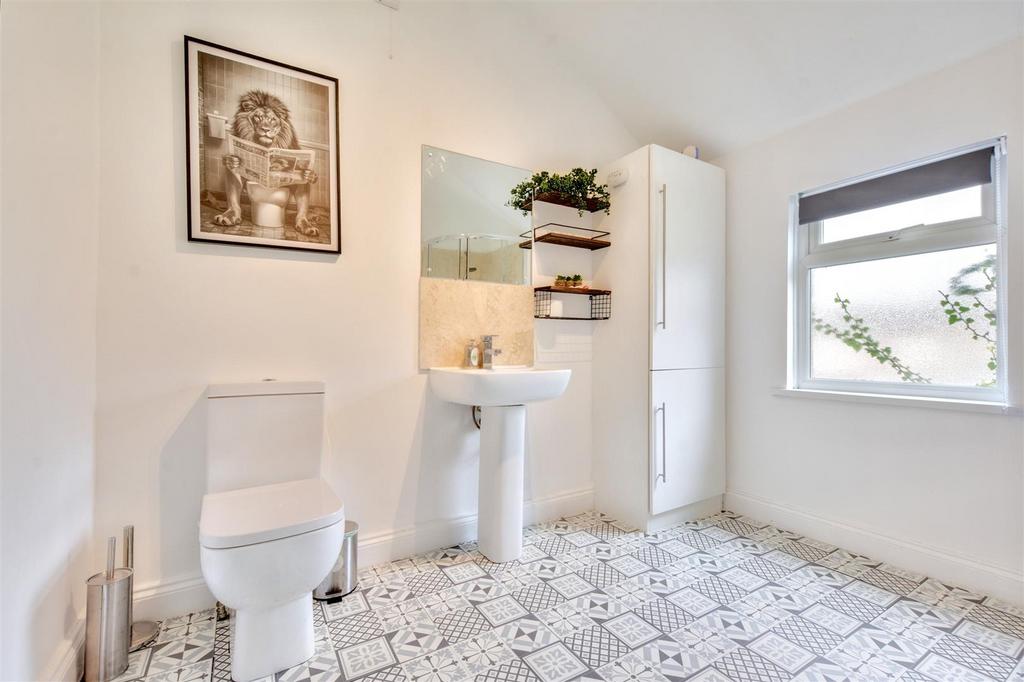 Shower Room 1.jpeg