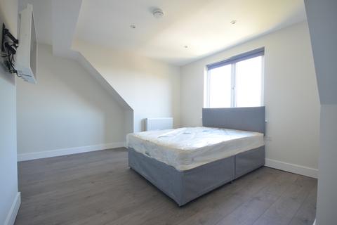 1 bedroom in a house share to rent, Wynan Road, London E14
