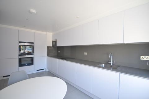 1 bedroom in a house share to rent, Wynan Road, London E14