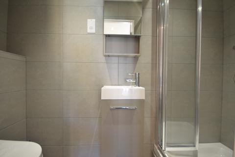 1 bedroom in a house share to rent, Wynan Road, London E14