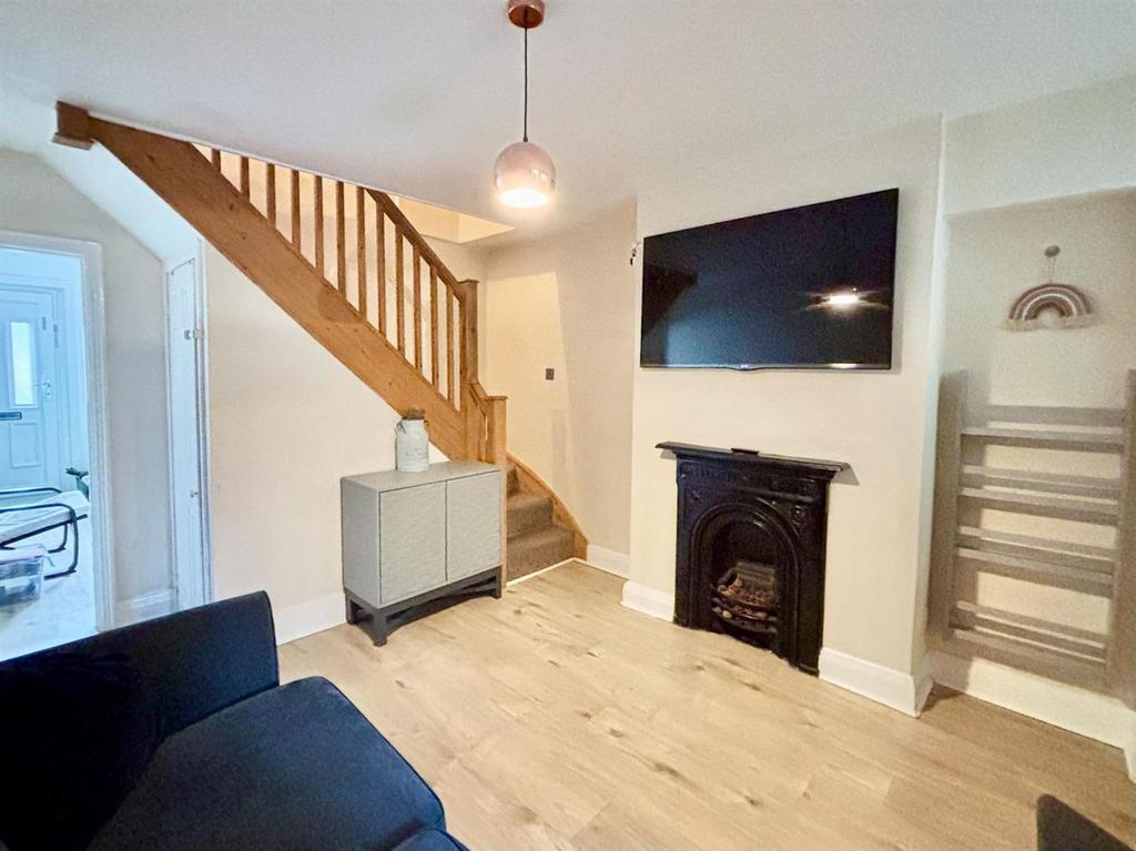 Living Room .jpg