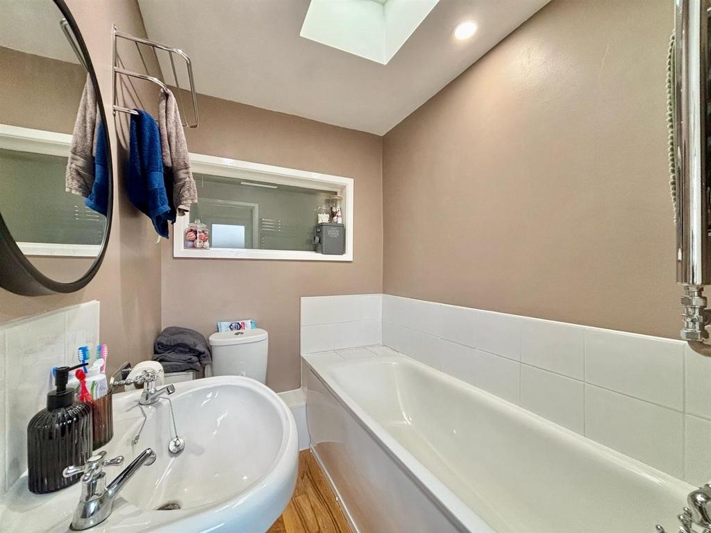 Bathroom.jpg