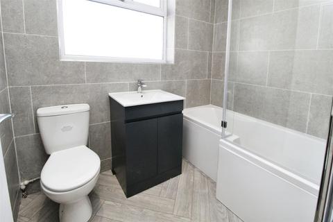 undefined, Markfield Avenue, Bradford BD12