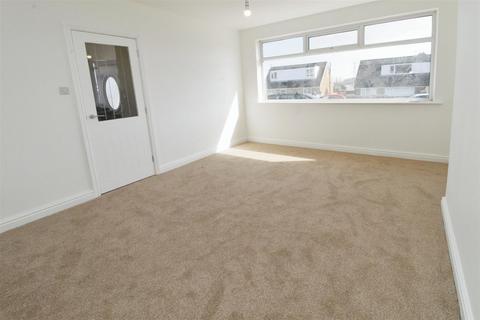 undefined, Markfield Avenue, Bradford BD12