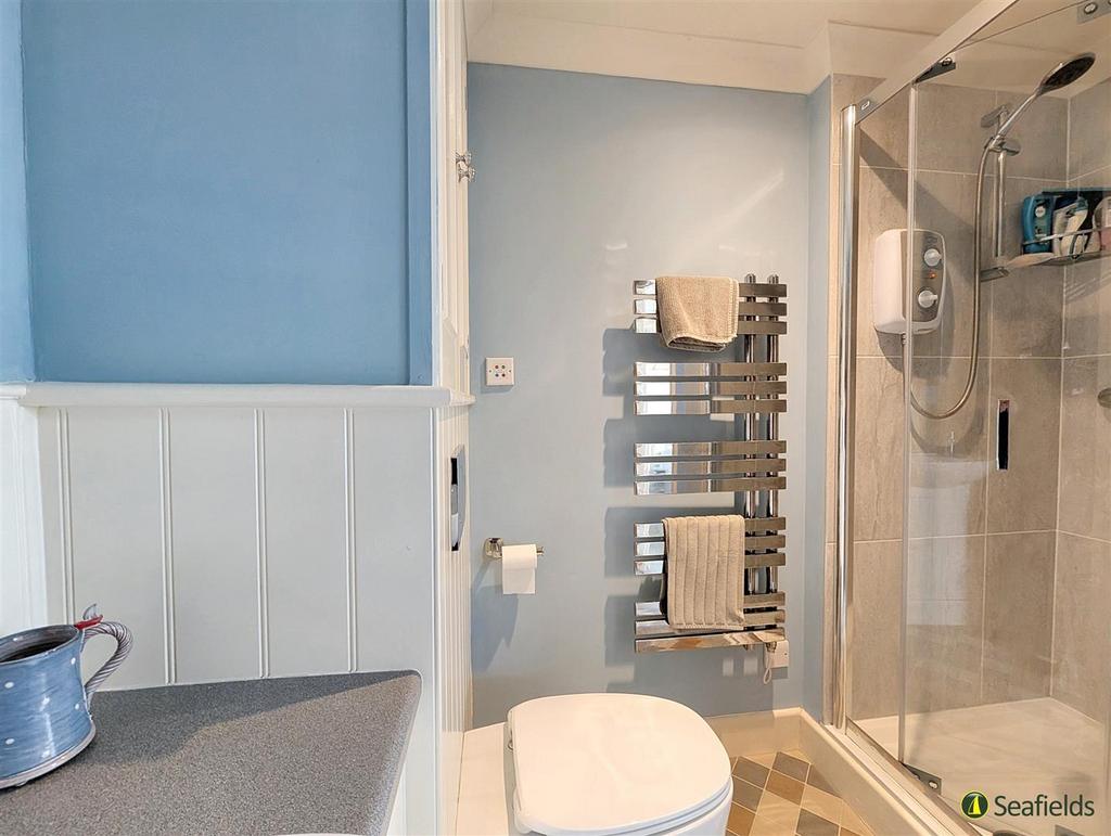 En suite Shower