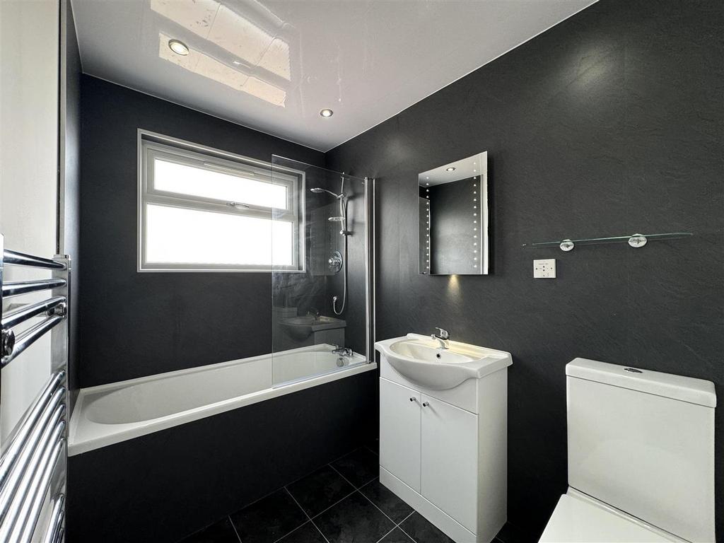 Shower room.jpg