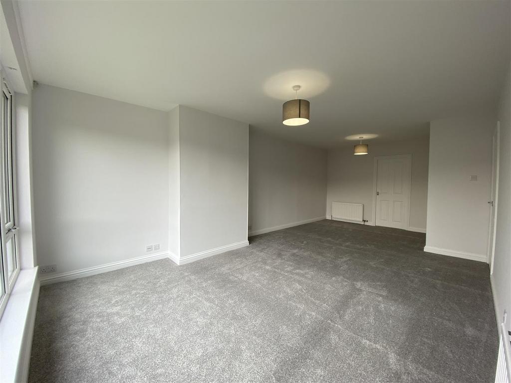 Lounge 3.jpg