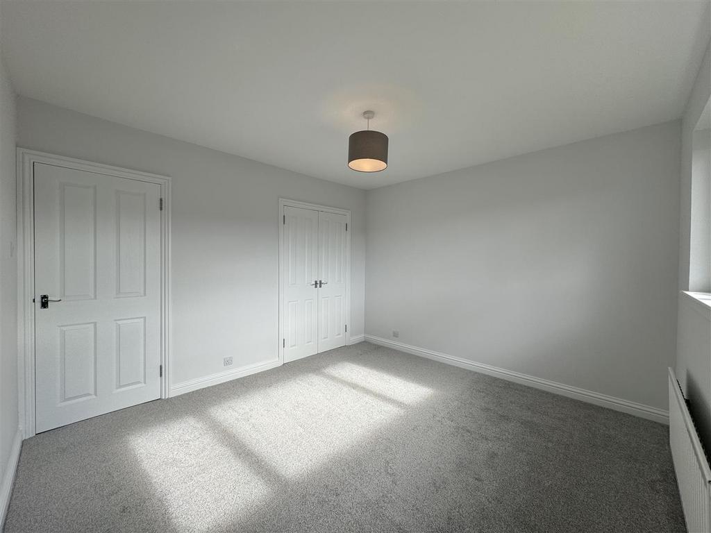 Bedroom 1.jpg