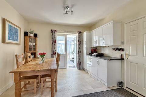 4 bedroom detached bungalow for sale, Whiteway Road, Kingsteignton, Newton Abbot