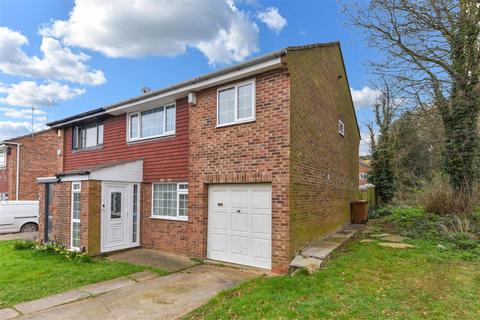 33 Beaumont Drive, Northampton, NN3 8PE