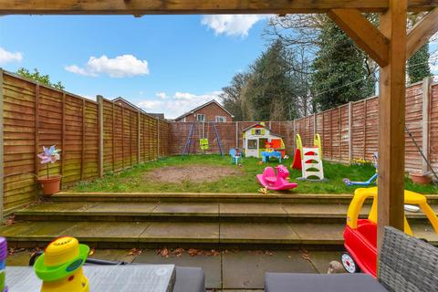 33 Beaumont Drive, Northampton, NN3 8PE