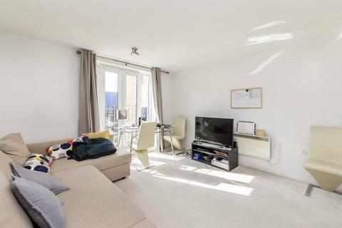 2 bedroom flat to rent, Streatham High Road, London SW16