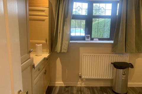 2 bedroom semi-detached house to rent, Keele Road, Newcastle ST5