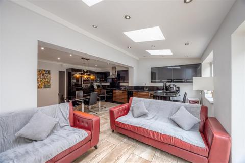 11 Prospect Drive, Sheffield, S17 4JH