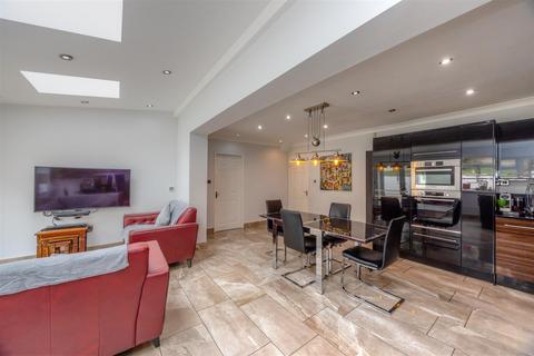 11 Prospect Drive, Sheffield, S17 4JH