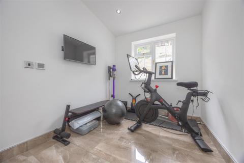 11 Prospect Drive, Sheffield, S17 4JH