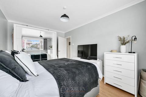 15 Colyer Close, London, SE9 3QG