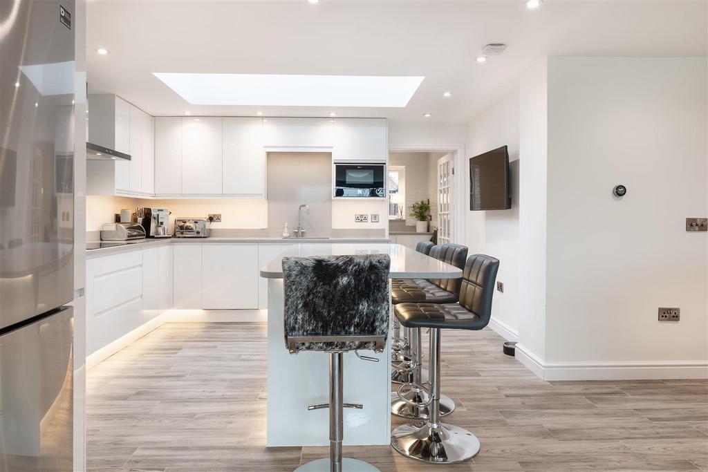Kitchen-8.jpg