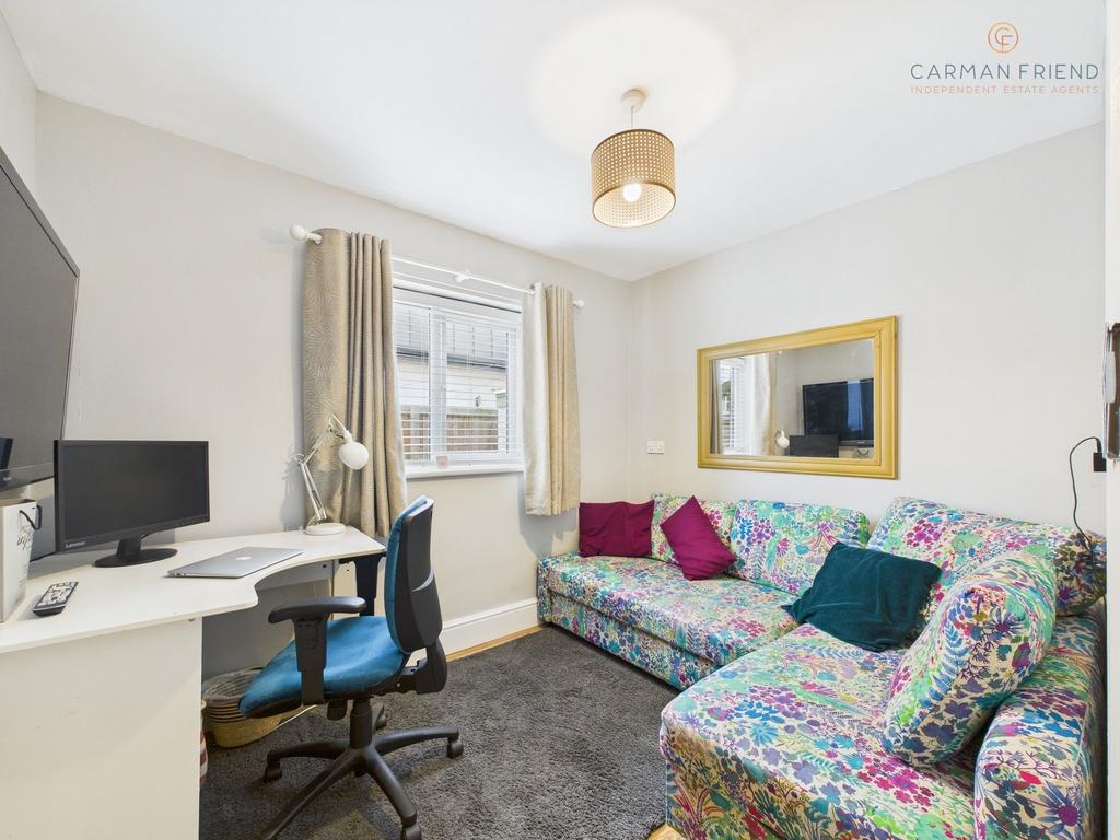 Sitting Room/ Bedroom 4