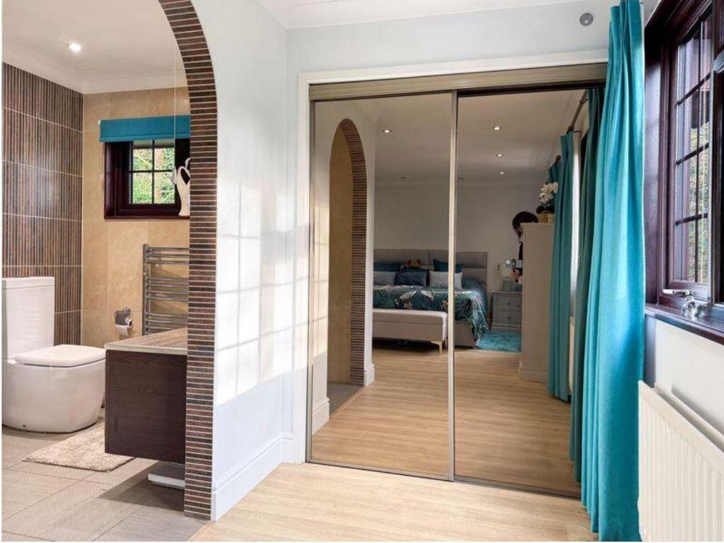 Dressing AREA.JPG