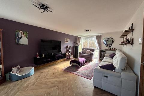 3 bedroom detached house for sale, Parc Pendre, Kidwelly