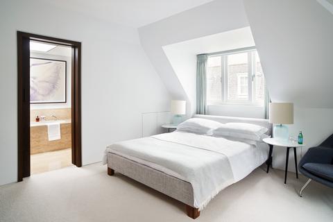 4 bedroom house for sale, Ennismore Street, London SW7