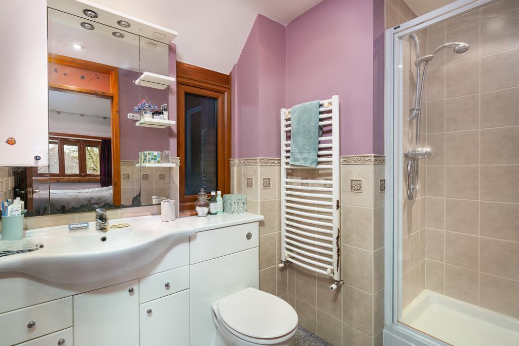 Main bedroom en-suite