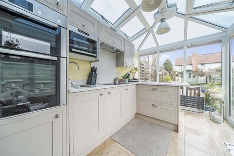 2 bedroom cottage for sale, Commonside, Keston